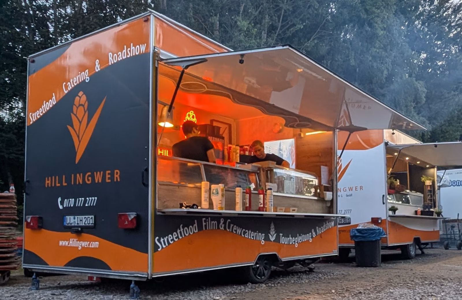 Der Streetfood-Wagen, bereit für die ersten Gäste