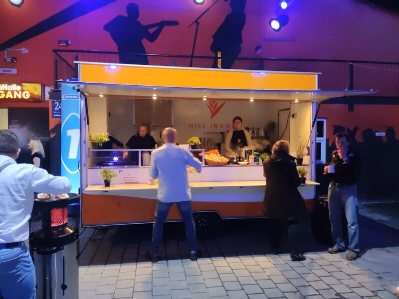 Beste Stimmung am Food Trailer