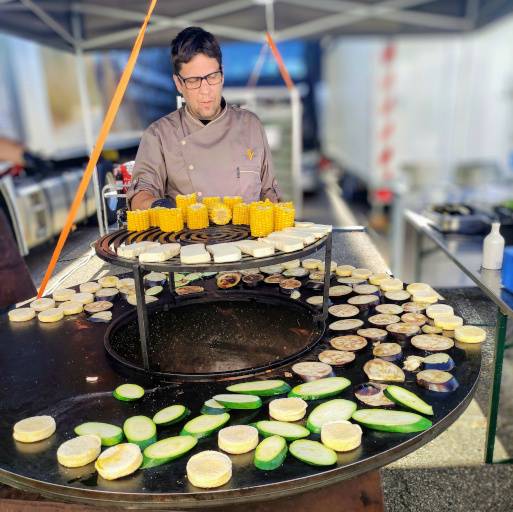 Grillpartys - Private & Firmen Feiern München - Eine entspannte Atmosphäre kombiniert mit saftigem Grillgut, frischen Beilagen und herzlichem Service – ideal für lockere Sommerfeste.