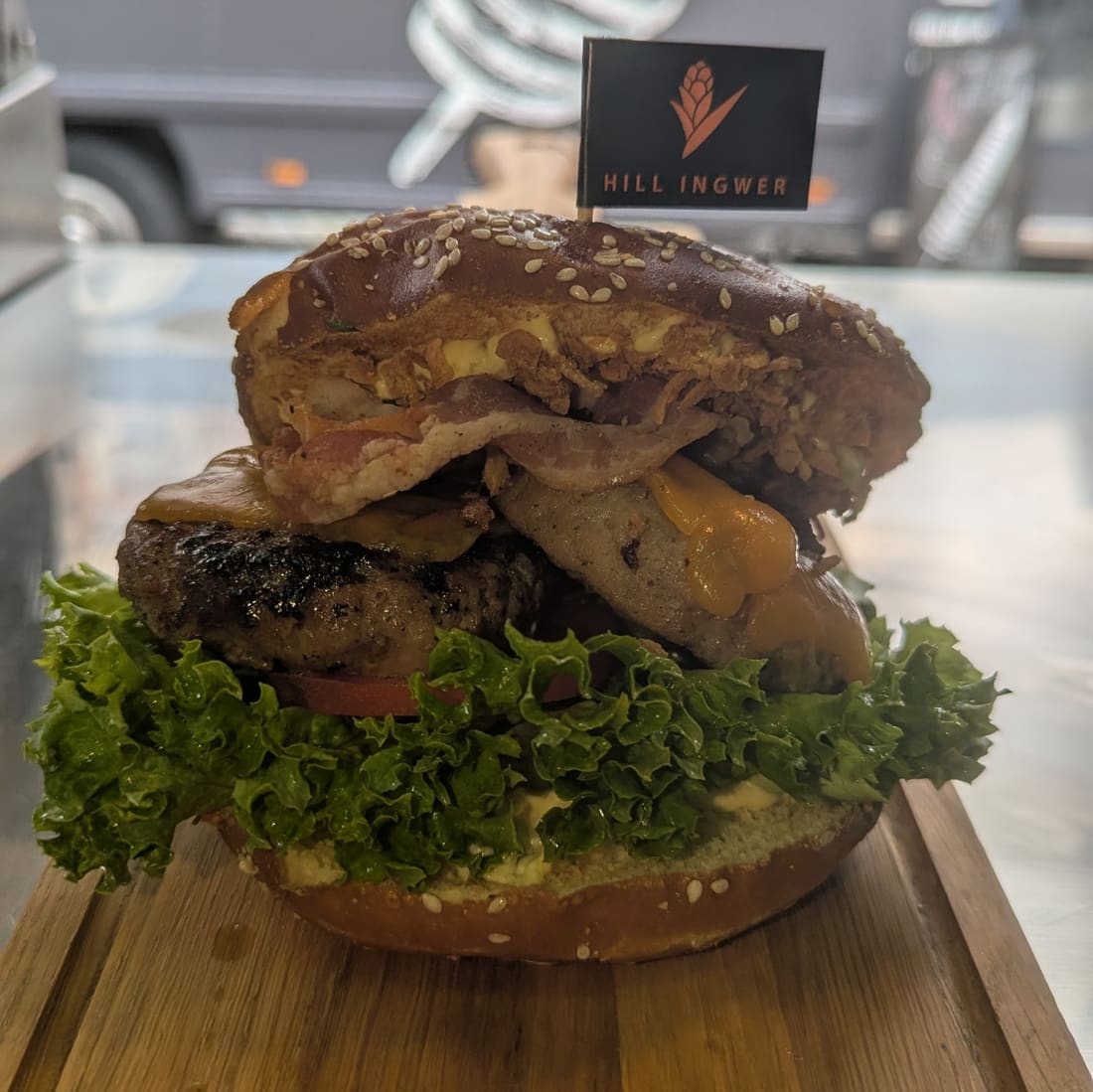 Streetfood Burger auf die Hand